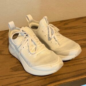 Women’s Allbirds Tree Gliders in color Blizzard